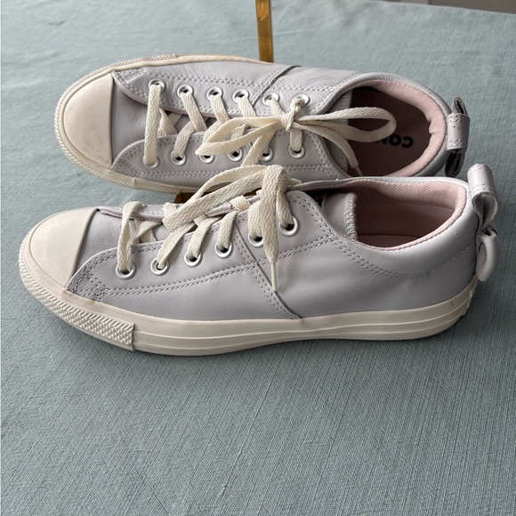 Converse Women’s Leather Bow Light Lavender Gray Sneakers 9 - Picture 2 of 6